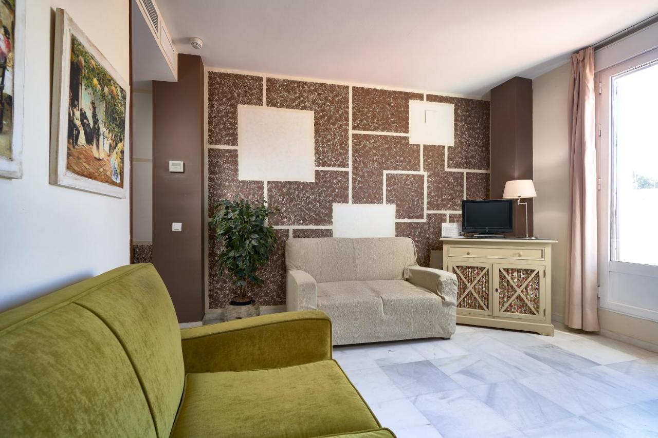 Apartamentos Las Cruces Севилья Экстерьер фото